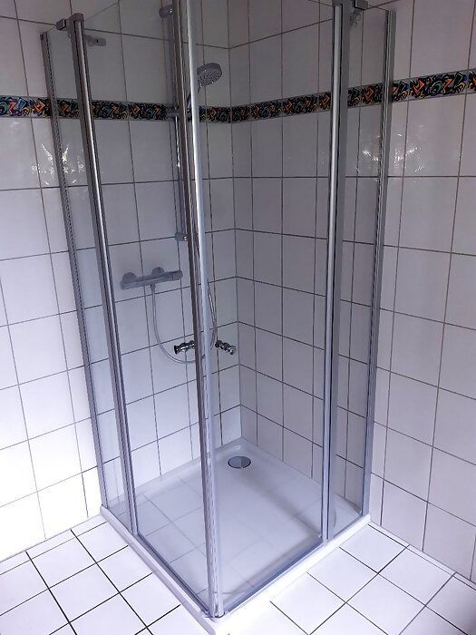 Eckduschkabine mit Klarglas